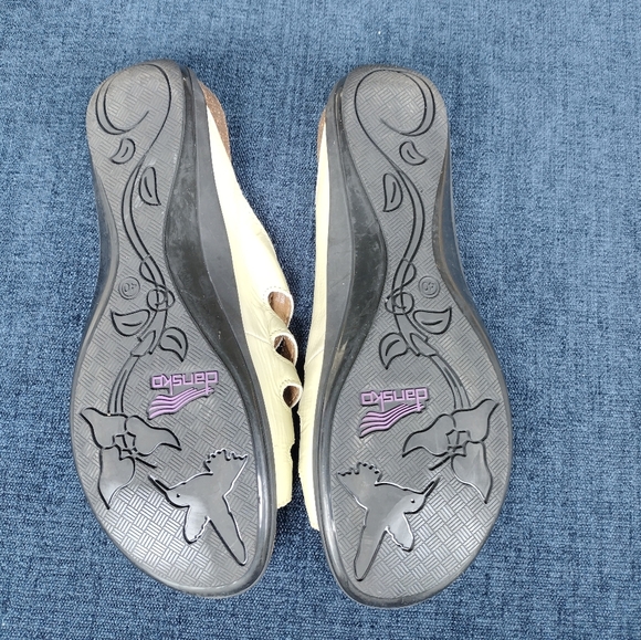 Dansko Janie Ivory Leather Medallion Buttons Slides Sandals Size 40 EU 9 US - Picture 6 of 7